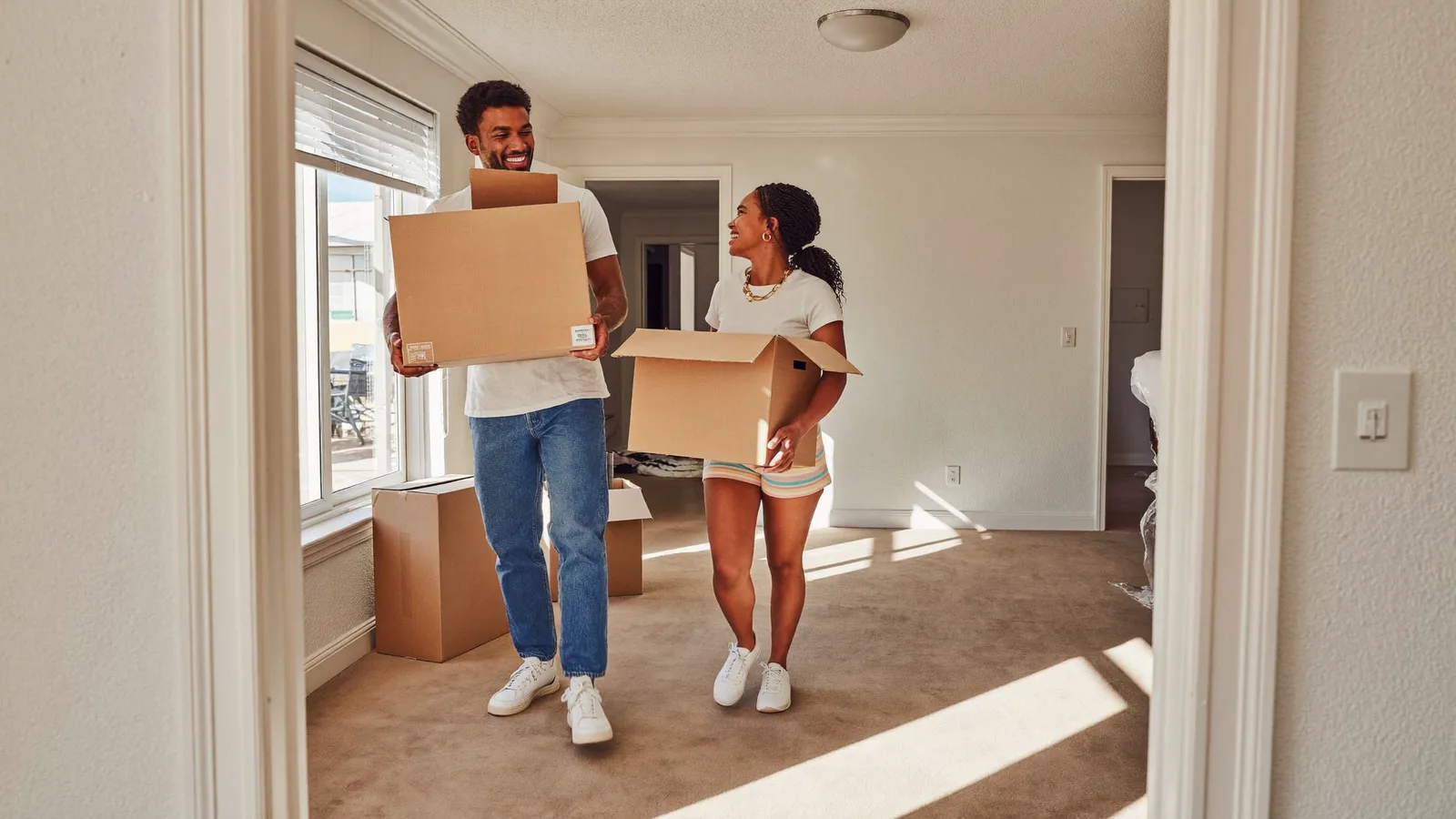 Managing Money When You Move In Together — VESTELON FLOW